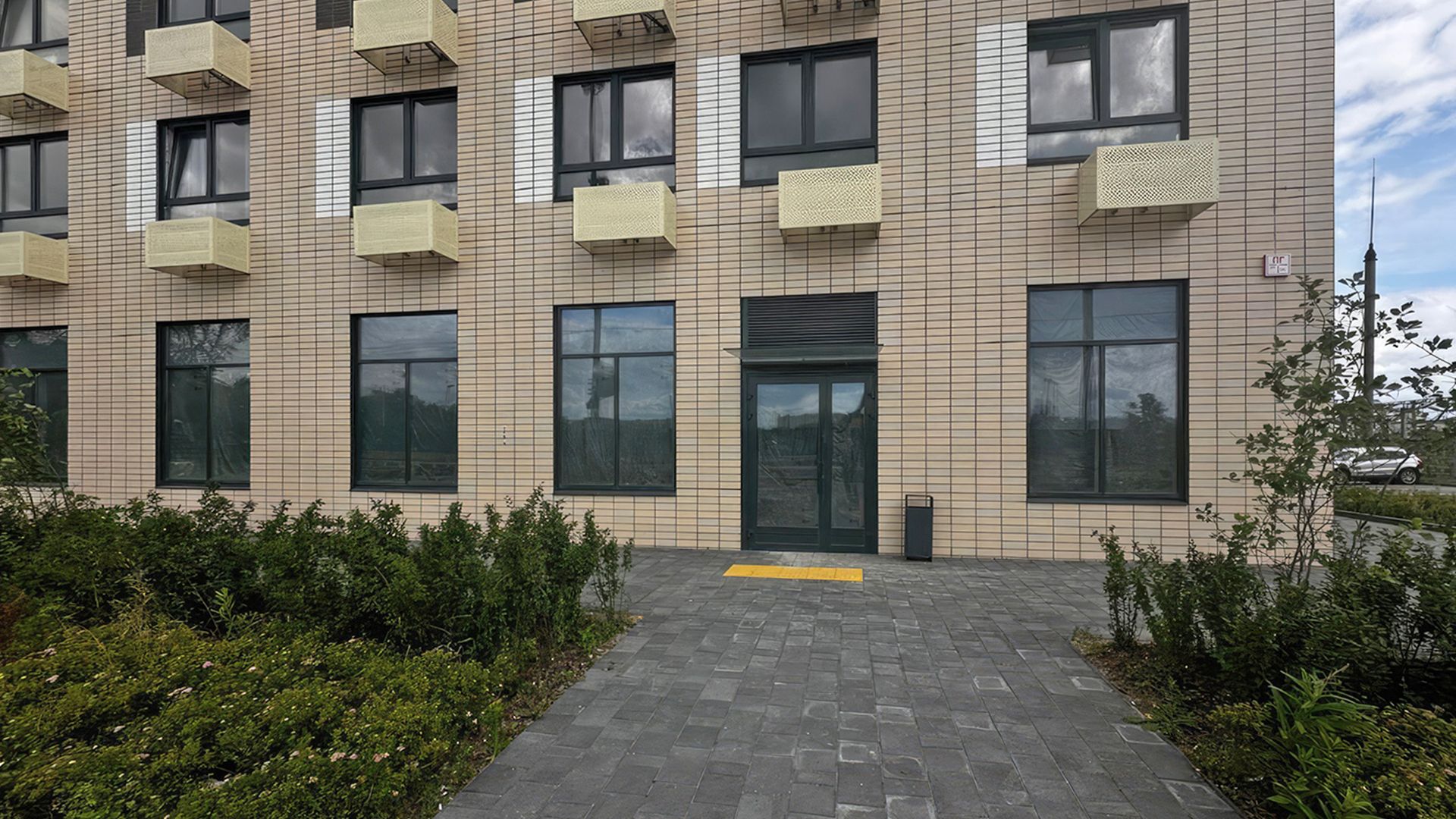 lot-12100