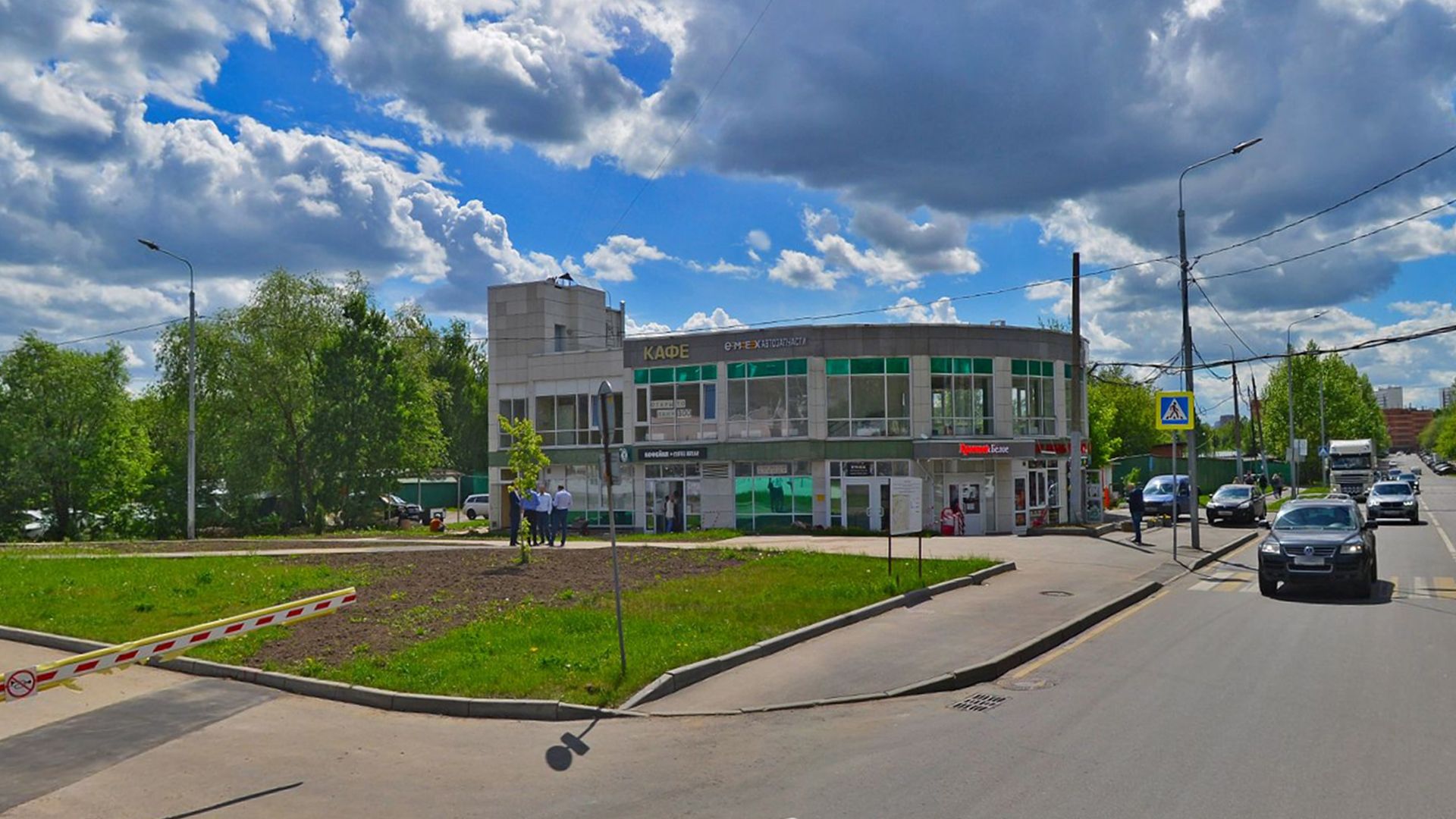 на Академика Челомея, 5