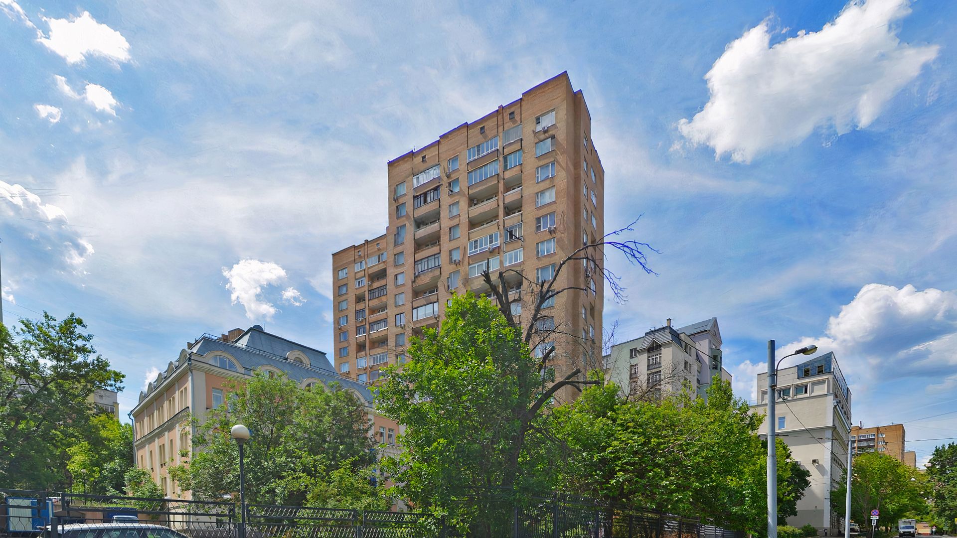 «2-й Самотёчный переулок, 4» — 16-этажный дом в престижном Тверском районе.